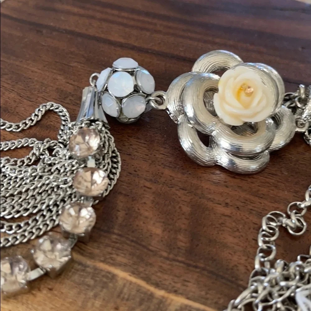3x$25 ❤️ New York & Co long chain necklace rose pendant ❤️ - Picture 11 of 15